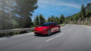 Tesla vinde o soluție pentru o problemă pe care ea a cauzat-o / Clienții pot cere manete fizice pentru semnalizare, care costă 350 de dolari