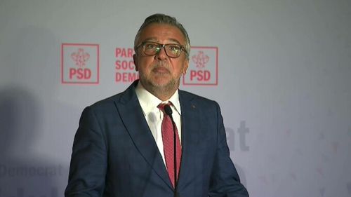 VIDEO Purtătorul de cuvânt al PSD, Lucian Romașcanu, a testat sonorizarea sălii de presă cântând „O sole mio”