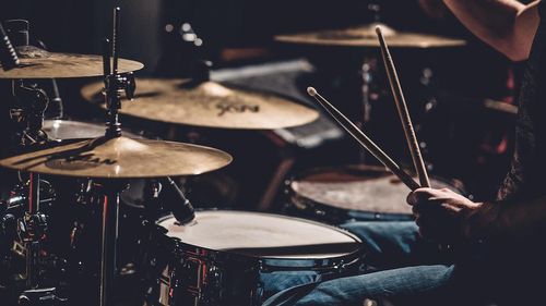 Eveniment unic în România, la Iaşi: 50 de toboşari vor cânta şase piese rock / „Tobele sunt coloana vertebrală, reprezintă ritmul, iar fără ritm muzica nu poate exista”