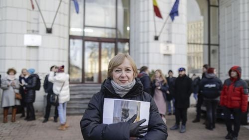 Emilia Șercan reclamă că a solicitat să studieze teza de doctorat a lui Mircea Geoană, iar Adrian Cioroianu a făcut publică această informație prin prisma funcției sale de director al Bibliotecii Naționale: „O mârșăvie incalificabilă”