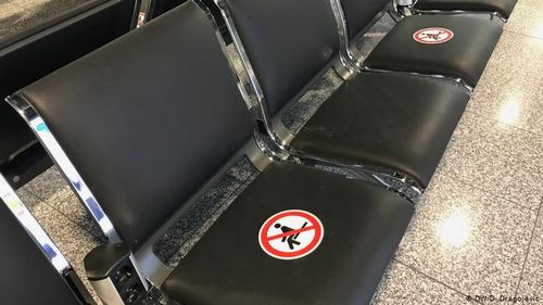 Granițele sunt din nou deschise: Ce faci când ajungi în aeroport? / Cum arată călătoriile cu avionul pe timp de pandemie