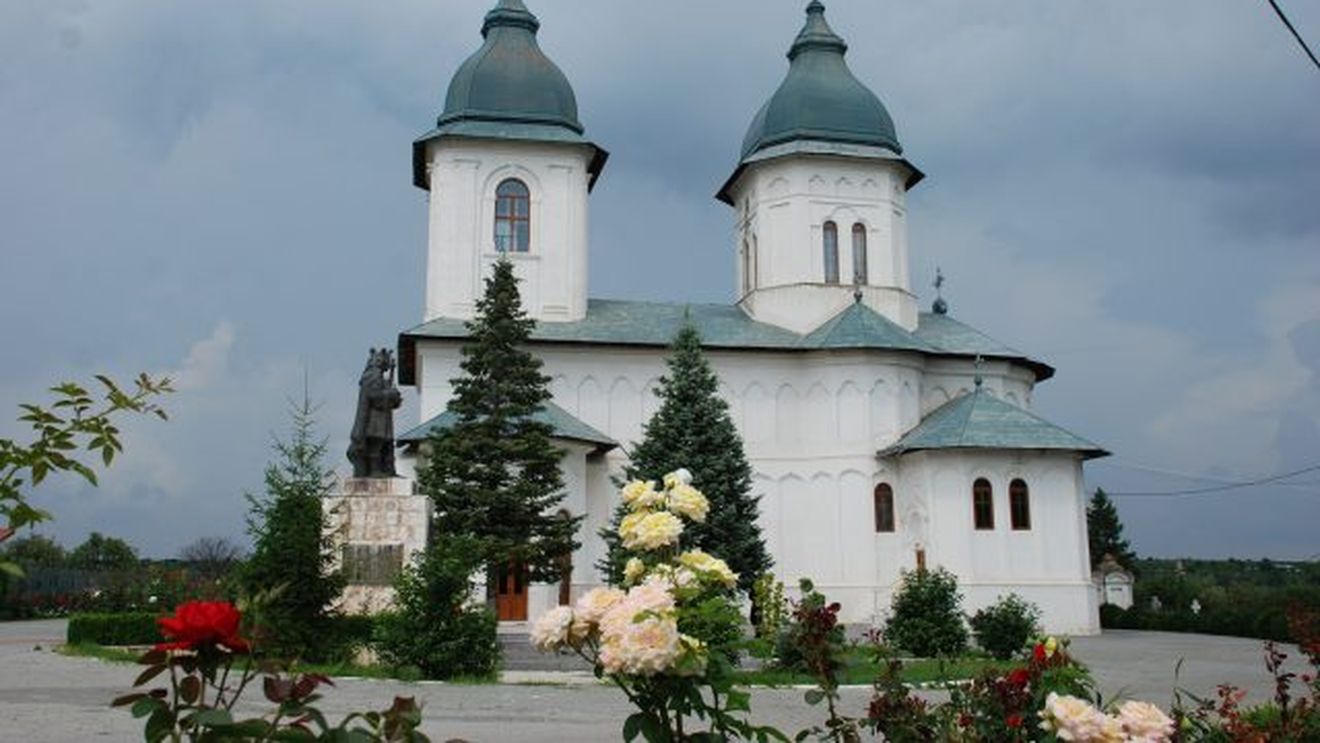 Episcopia Huşilor: Am luat act cu profundă mâhnire de îngrădirea discreţionară şi ofensatoare a accesului la racla Sfintei Paracheva