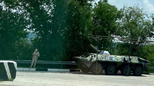 Reportaj din stânga Nistrului. Veteranii războiului separatist se organizează să combată turismul electoral din Transnistria la alegerile din 11 iulie / Localnic: ”Și cu lupul te deprinzi în casă”