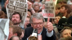 Fostul premier britanic John Major ar recurge la justiţie pentru a bloca suspendarea parlamentului şi un Brexit dur