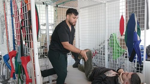 Paralizat în urma unui accident rutier, un fotbalist se recuperează medical spectaculos la Spitalul Sfântul Sava din Pantelimon, Ilfov (P)