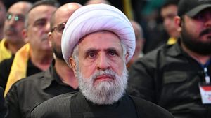 Noul şef al Hezbollah este pregătit pentru o încetare ”condiţionată” a focului cu Israelul