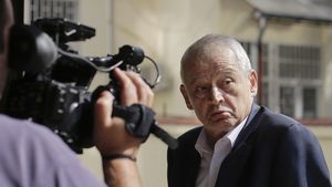 BREAKING Sorin Oprescu a fost condamnat la 4 ani și 4 luni de închisoare cu executare de Tribunalul București. Decizia nu e definitivă