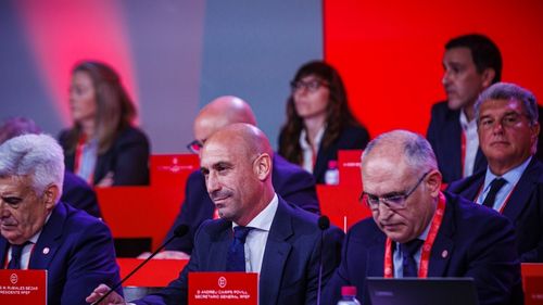 FIFA l-a suspendat pentru 3 ani pe fostul președinte al Federației Spaniole de Fotbal, Luis Rubiales