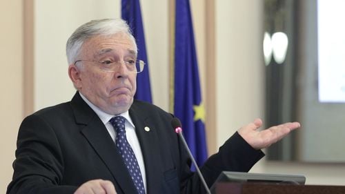 BREAKING Curtea Constituțională a admis o sesizare a șefului BNR, Mugur Isărescu / Manole, șanse mari să scape de dosarul de colaborator al Securității