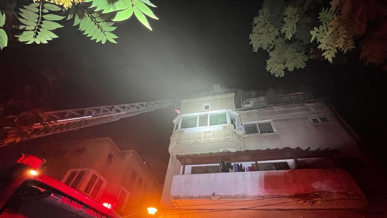 Un incendiu violent a avut loc în Sectorul 5 din București/ 25 de persoane au fost evacuate