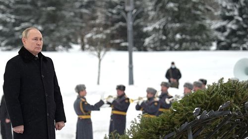 Un fost consilier al președintelui Boris Elţin, acuzații la adresa lui Putin: A transformat Rusia într-un fel de Coreea de Nord / „Ruşii care au datorii la fisc nu pot părăsi ţara” / „Nivelul de trai se va înrăutăţi dramatic”