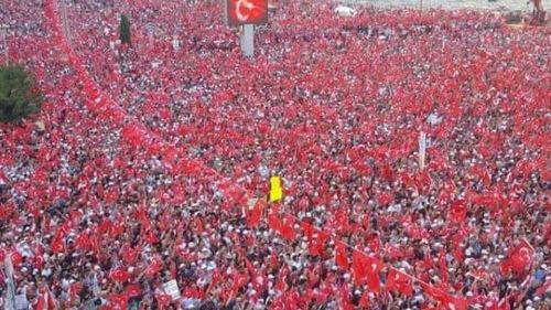VIDEO Imagini impresionante de la mitingul cu sute de mii de susținători al principalului opozant al lui Erdogan