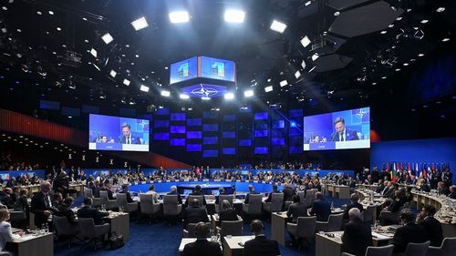 SUA şi NATO elaborează un nou mecanism de finanţare a armelor americane pentru Ucraina plătite de europeni