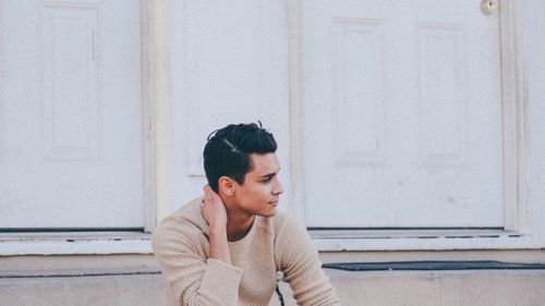 Liceul de Artă din Sibiu angajează model masculin viu / Director: ”Până acum am avut un model feminin și au hotărât ca de data aceasta să fie un model masculin” / Trebuie să aibă studii medii și un an vechime în muncă