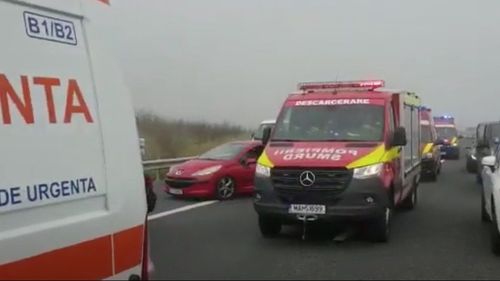 VIDEO Patru accidente în lanț pe Autostrada Soarelui: 16 victime transportate la spital, dintre care 7 copii / 55 de mașini cu 155 de persoane implicate/ Dosar penal deschis pentru vătămare corporală din culpă (surse)