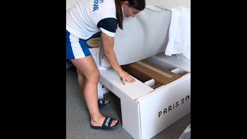 VIDEO Paturi de carton, căldură și condiții incomode în satul olimpic, acuză mai mulți sportivi care participă la JO 2024 din Paris