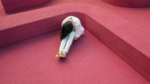 Ce stă în calea performanței noastre: Anxietatea de succes și refugierea în mediocritate