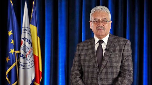 Universitățile nu mai furnizează profesori, de ani buni - apelul FSLI către președintele Consiliului rectorilor, Sorin Cîmpeanu: Predarea on-line să fie obligatorie în masteratul didactic