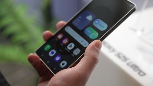 Mult așteptata actualizare majoră One UI 7.0 pentru dispozitivele Galaxy, lansată de Samsung împreună cu seria S25 / Când va ajunge pe modelele mai vechi