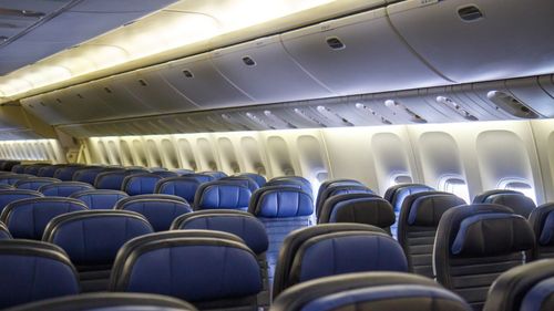 Surpriză neplăcută pentru doi turiști care aveau planificată o vacanță în Spania. Avionul i-a dus în altă destinație