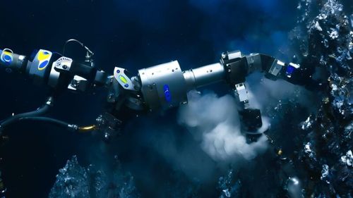 O companie canadiană sfidează regulile internaționale și promite prima extracție de minerale rare din oceane, grație unei manevre legislative făcute în SUA