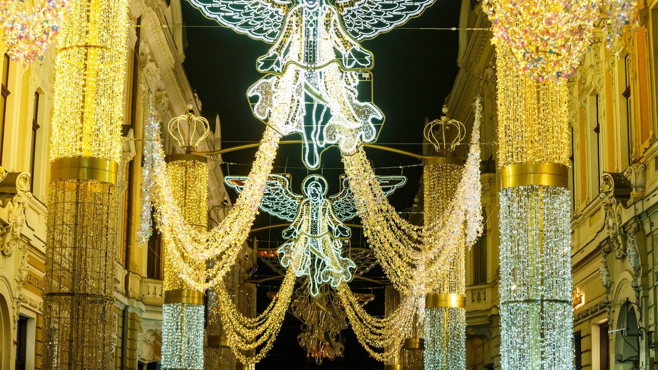 VIDEO/FOTO Emil Boc: Haideți în centrul Clujului să vă bucurați de cel mai frumos spectacol de lumini, acompaniat de „Corul Îngerilor”