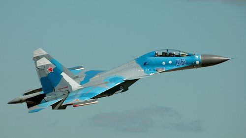 Rusia anunță că a mobilizat un avion Su-30 pentru a escorta trei avioane militare britanice, două Typhoon şi un RC-135, deasupra Mării Negre