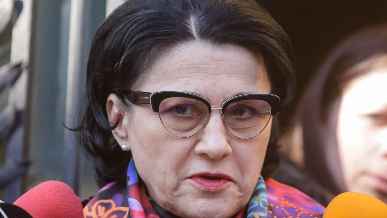 Fantomatica Academie a Oamenilor de Știință dezbate rolul bisericii, armatei și școlii în Marea Unire