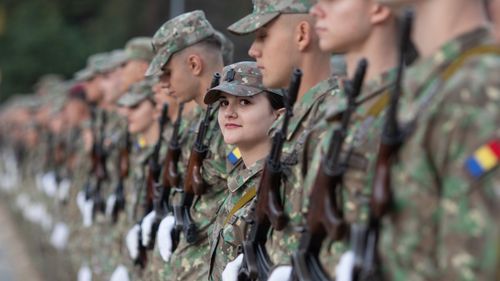 Daniel Funeriu: Vreau ca toţi băieţii români, între 18 şi 20 de ani, anual, să facă două luni de pregătire militară / Obligatoriu pentru băieţi, opţional pentru fete