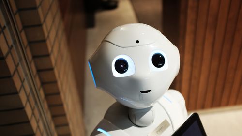 Noul pas în dezvoltarea inteligenței artificiale: Ce sunt agenții AI și cum îi vom folosi