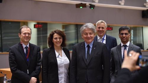 UE anunță că a finalizat o nouă legislație care va impune marilor platforme precum Google, Facebook sau Amazon să elimine mai bine conținutul online ilegal sau periculos