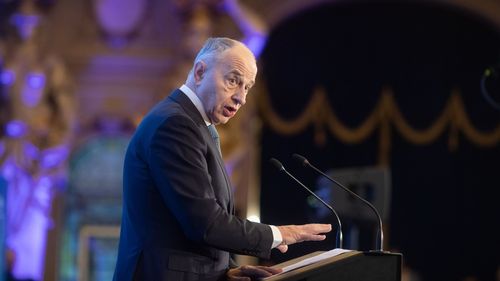 Mircea Geoană: Dacă ei spun că nu am nicio şansă, vin cu sondaje măsluite, de ce atâta învolburare împotriva candidaturii mele? Ne văd, şi de afară, şi de acasă, ca un pericol la adresa intereselor lor