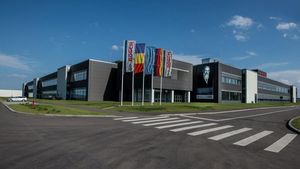 ANALIZĂ Industria prelucrătoare a continuat să piardă angajați: Peste 85.000 anul trecut, după un 2020 îngreunat/ Topul celor mai mari companii din industrie în 2021