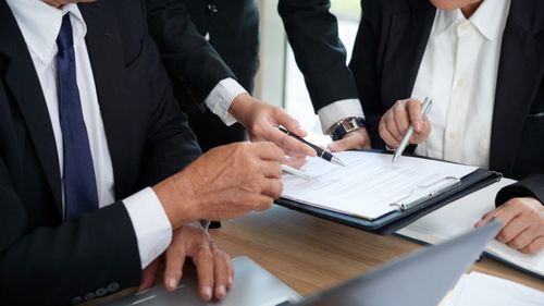 OCDE despre o componentă-cheie a reformei Iohannis-Deca din educație: evaluarea rezultatelor învățării este amenințată de probleme sistemice precum lipsa planificării strategice, o risipă a resurselor puține, lipsa de coordonare