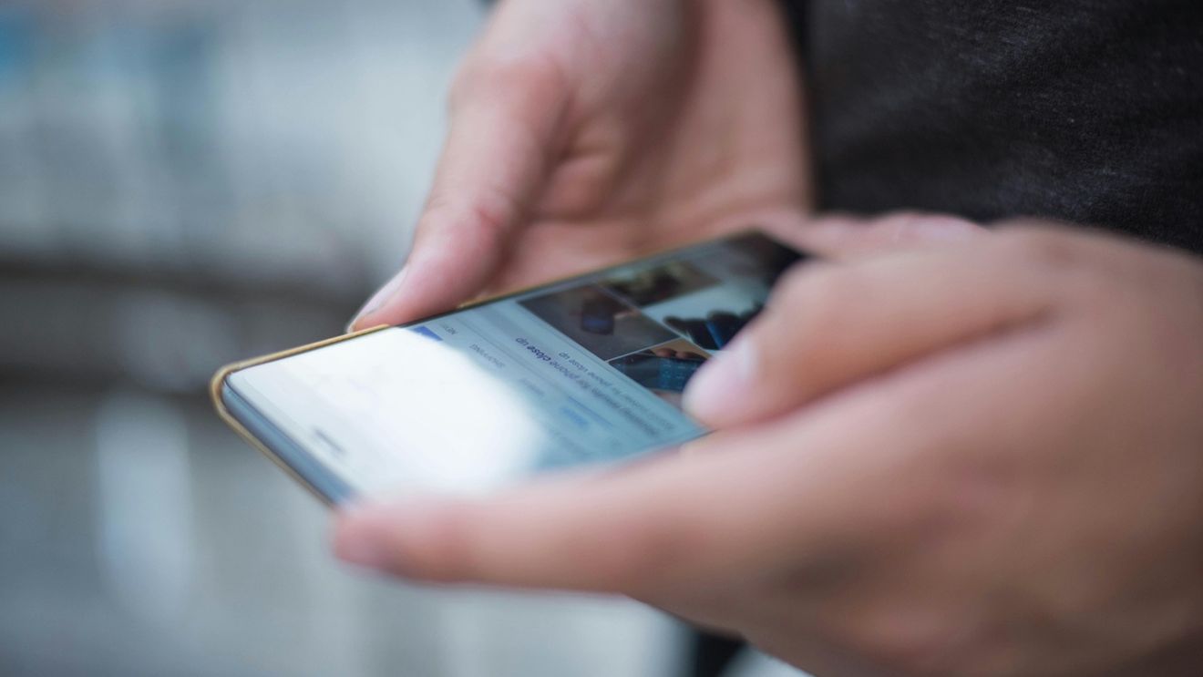 Elev din Valea Jiului, eliminat din Bacalaureat după ce a primit pe telefon o avertizare RO-Alert