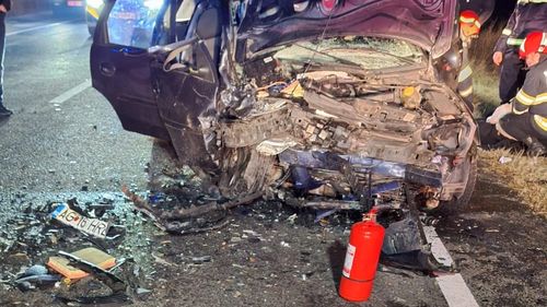 FOTO A fost activat Planul roșu de intervenție în Olt: Patru mașini și 12 persoane implicate într-un accident pe un drum european