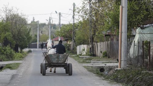 Un sfert din investițiile cu bani UE în satele și comunele din România nu sunt finalizate cu o lună înainte de închiderea PNDR 2014-2022/ Regiunea Centru are cele mai puține proiecte și cel mai mare procent de investiții nefinalizate  - GRAFICE