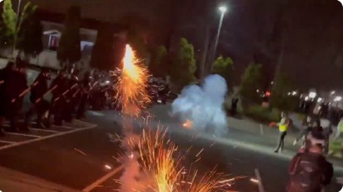 Proteste în SUA după ce un tânăr de culoare a fost împuşcat mortal de poliţie în zona metropolitană a oraşului Minneapolis