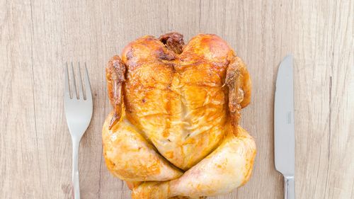 Puiul românesc, un nou record pe piața britanică: Valoarea financiară din 2024, depășită cu cinci luni înainte de finalul anului, datorită unui preț mediu mai mare