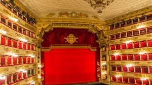 Scala din Milano interzice accesul spectatorilor care poartă pantaloni scurţi sau tricouri fără mâneci