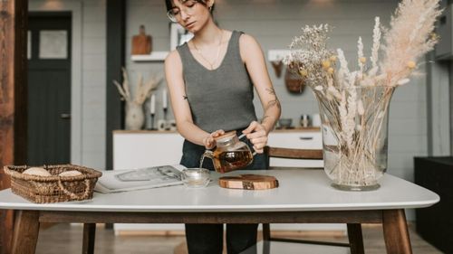 Ceaiul pe care ar trebui să-l bei pentru a-ți menține creierul tânăr / Potrivit unui nou studiu, acest ceai, combinat cu dieta mediteraneeană, poate ajuta la încetinirea îmbătrânirii creierului