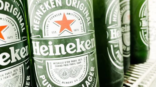 Heineken și-a vândut în cele din urmă afacerea din Rusia, pentru 1 euro