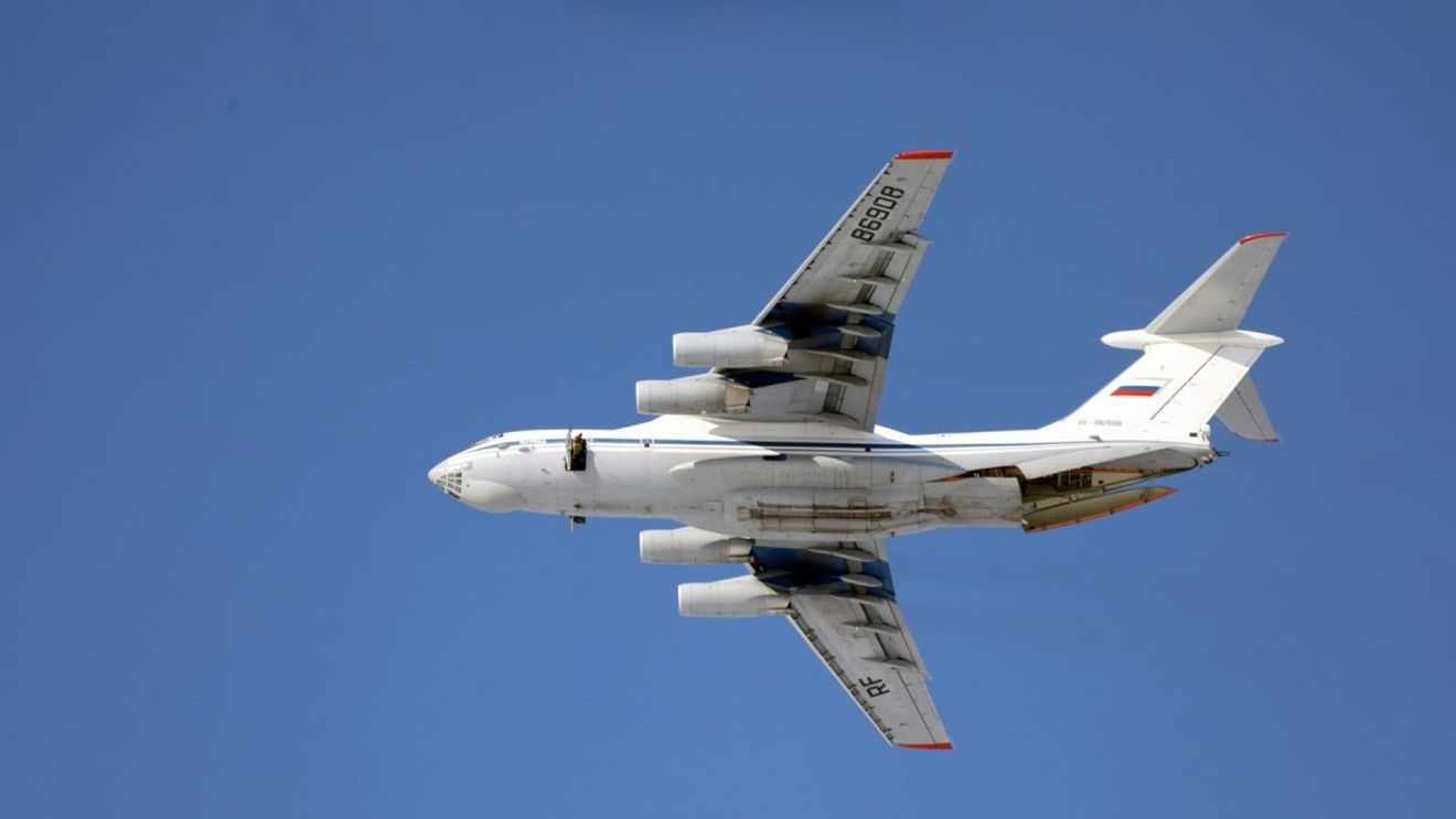Rusia transferă trupele și echipamentele militare în Kazahstan cu cel puțin 75 de avioane cargo, ca parte a "contingentului de pace" al Organizaţiei al Tratatului pentru Securitate Colectivă