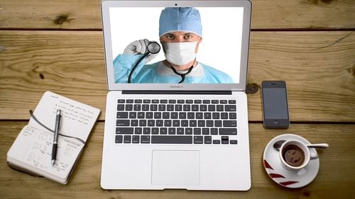 Cele trei doctorițe de la Spitalul Județean din Oradea s-au bătut după remarca uneia legată de laptopul unui medic / Au fost convocate în comisiile de disciplină și de etică ale spitalului