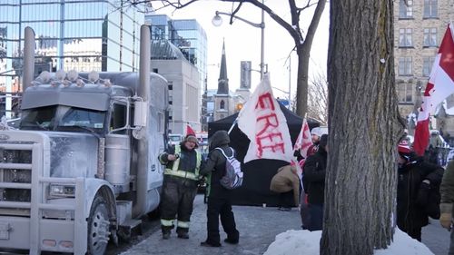 Participanţii la un protest anti-vaccinare obligatorie din Ottawa (Canada) domină forțele de ordine /  Primarul orașului: ” "Situaţia a scăpat complet de sub control (...) indivizii cu protestul sunt la manşă”