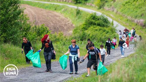 Cea mai mare ecologizare de pe Via Transilvanica a mobilizat peste 3400 de voluntari în trei județe / Au fost strânse aproape 8 tone de deșeuri