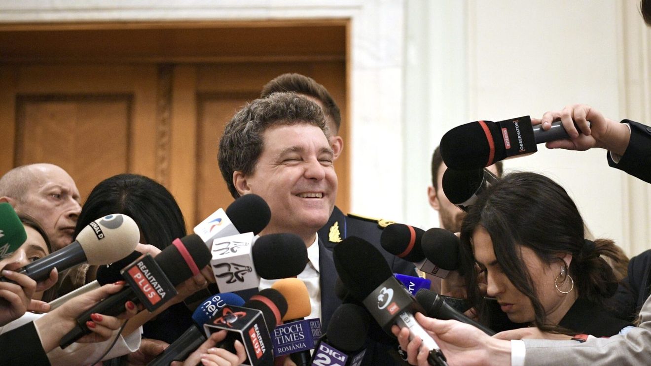 Liderii USR intră în ședință la ora 19 pentru a decide poziția partidului față de Adrian Veștea