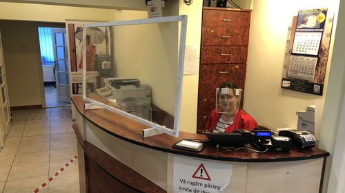 Arădenii au făcut ”scut” în jurul medicilor de familie pentru a-i proteja de coronavirus/ Societatea civilă s-a mobilizat într-unul din cele mai afectate orașe din cauza COVID-19