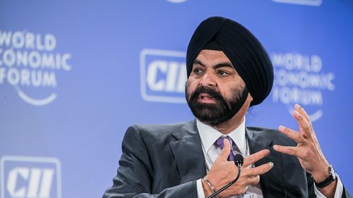 Șeful Băncii Mondiale îndeamnă țările în curs de dezvoltare să reducă tarifele, care sunt acum mai mari decât cele din economiile avansate, și să se concentreze asupra comerțului regional