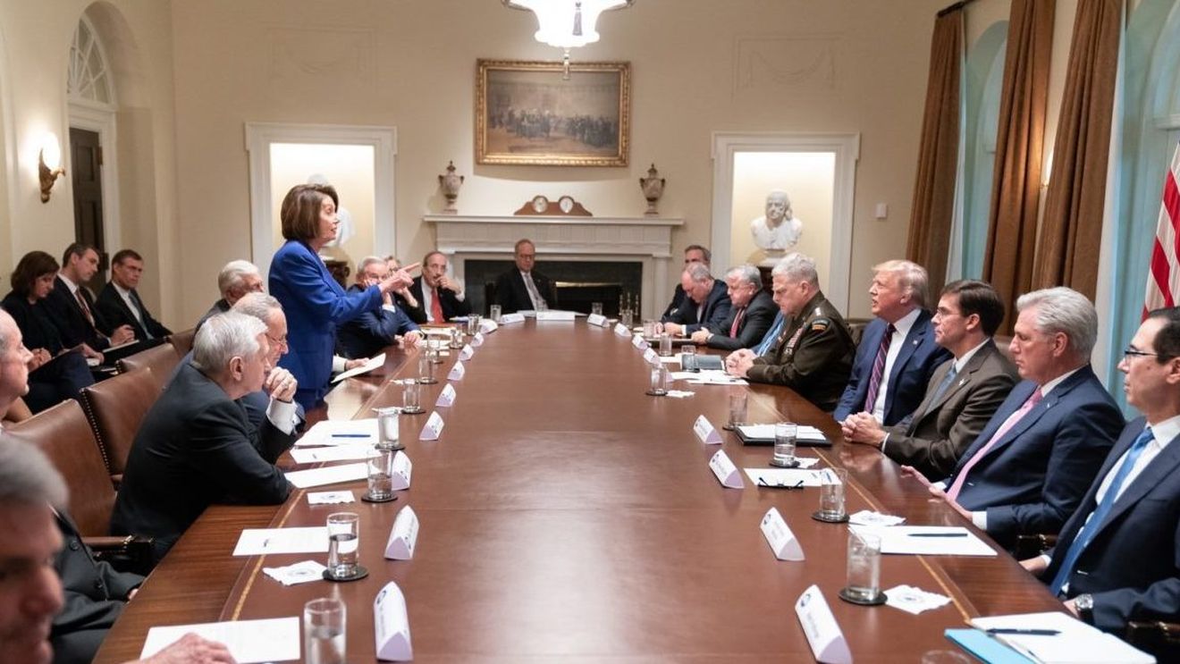 Președinta Camerei Reprezentanților a cerut să se redacteze actul de acuzare împotriva lui Trump în vederea destituirii / Casa Albă: democraţilor ''să le fie ruşine''